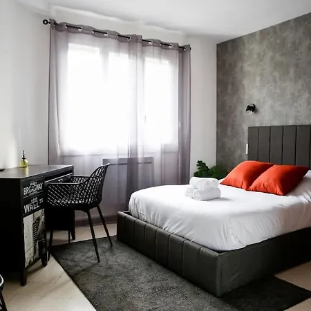 Les Remparts Catalan - 3 Bedrooms, Centre Apartment *
