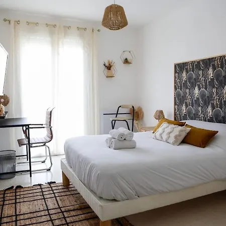 Les Remparts Catalan - 3 Bedrooms, Centre Apartment Perpignan