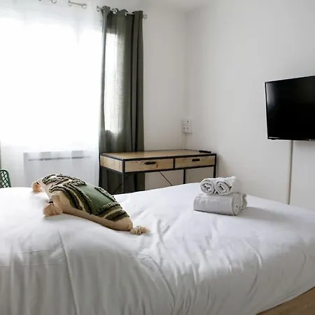 Les Remparts Catalan - 3 Bedrooms, Centre Apartment Perpignan
